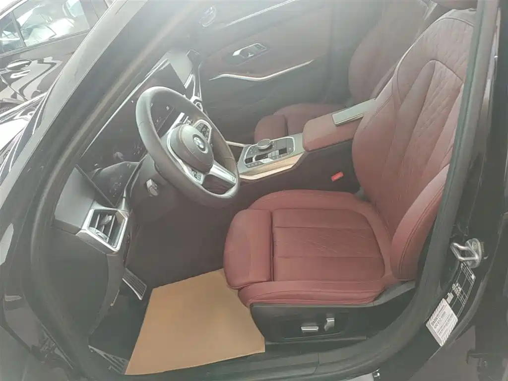 BMW 3 Series 2023 325i M Sport Black Night Package фото 15