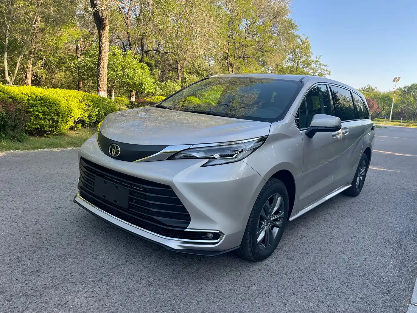 Toyota Sienna 2026 Model 2.5L Hybrid 2WD Comfort Edition