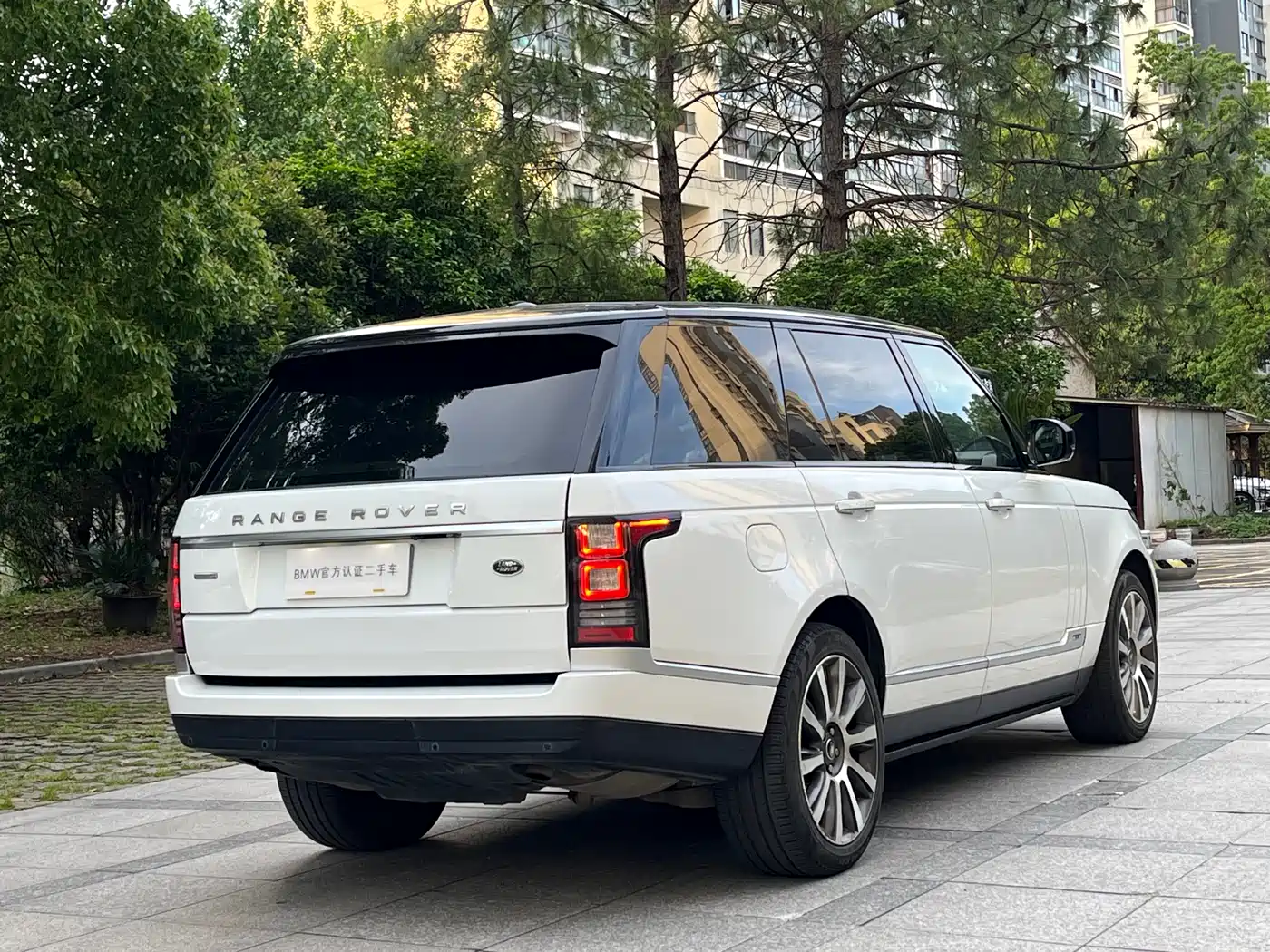 Land Rover Range Rover 2015 5.0 SC V8 AB Prestigious Genesis Extended Edition фото 18