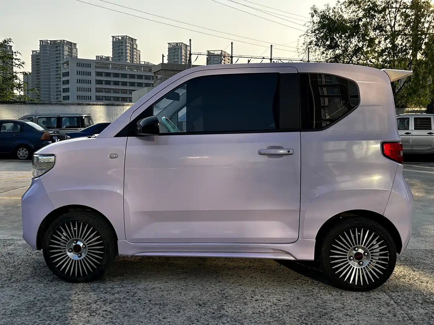 WULING AUTOMOBILE HONGGUANG MINIEV