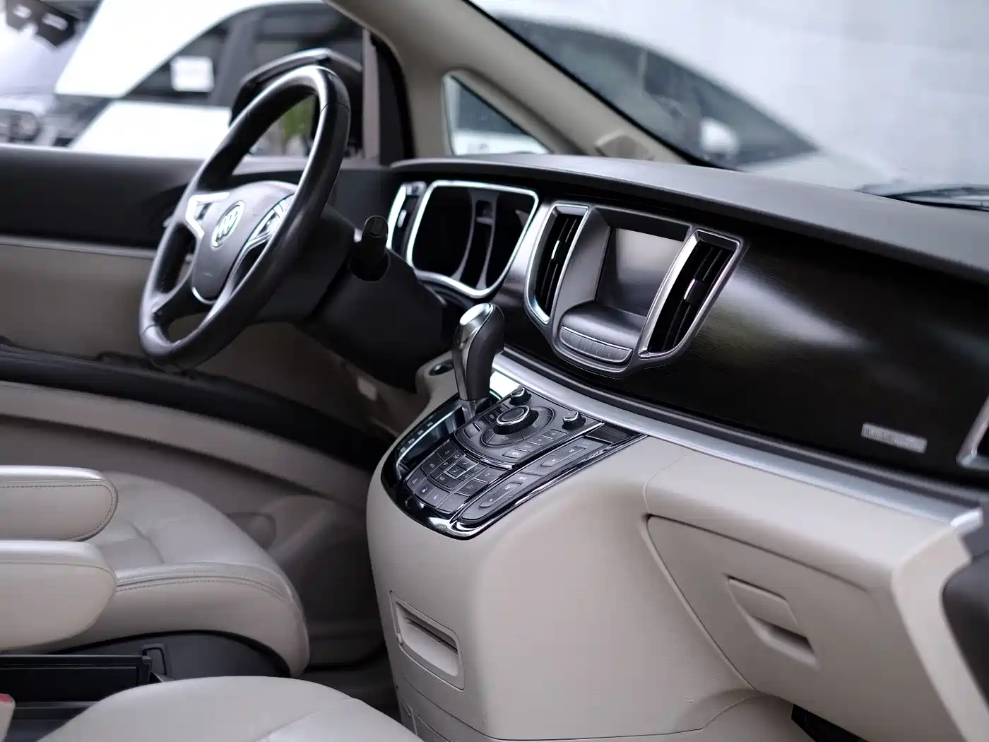 Buick GL8 2013 2.4L LT Luxury Business Executive Edition фото 33