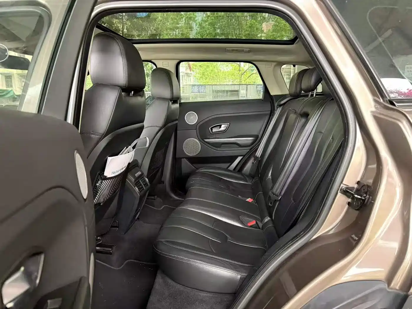 Land Rover Range Rover Evoque 2015 2.0T 5-Door Intelligent Edition фото 6