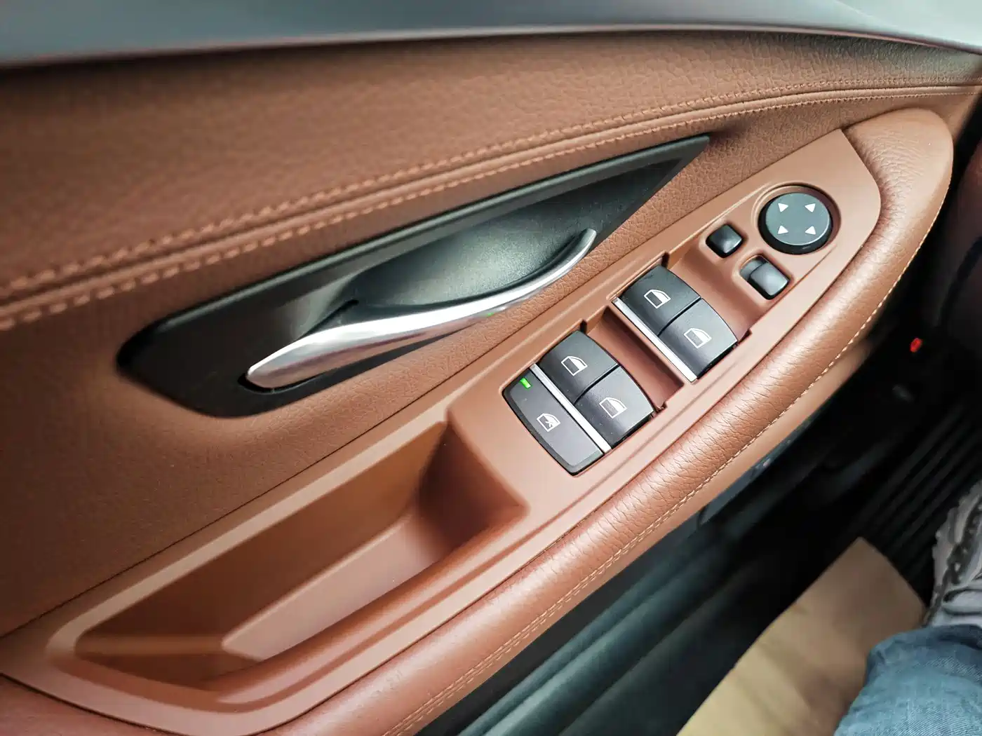 BMW 5 Series 2017 520Li Classic Edition фото 16