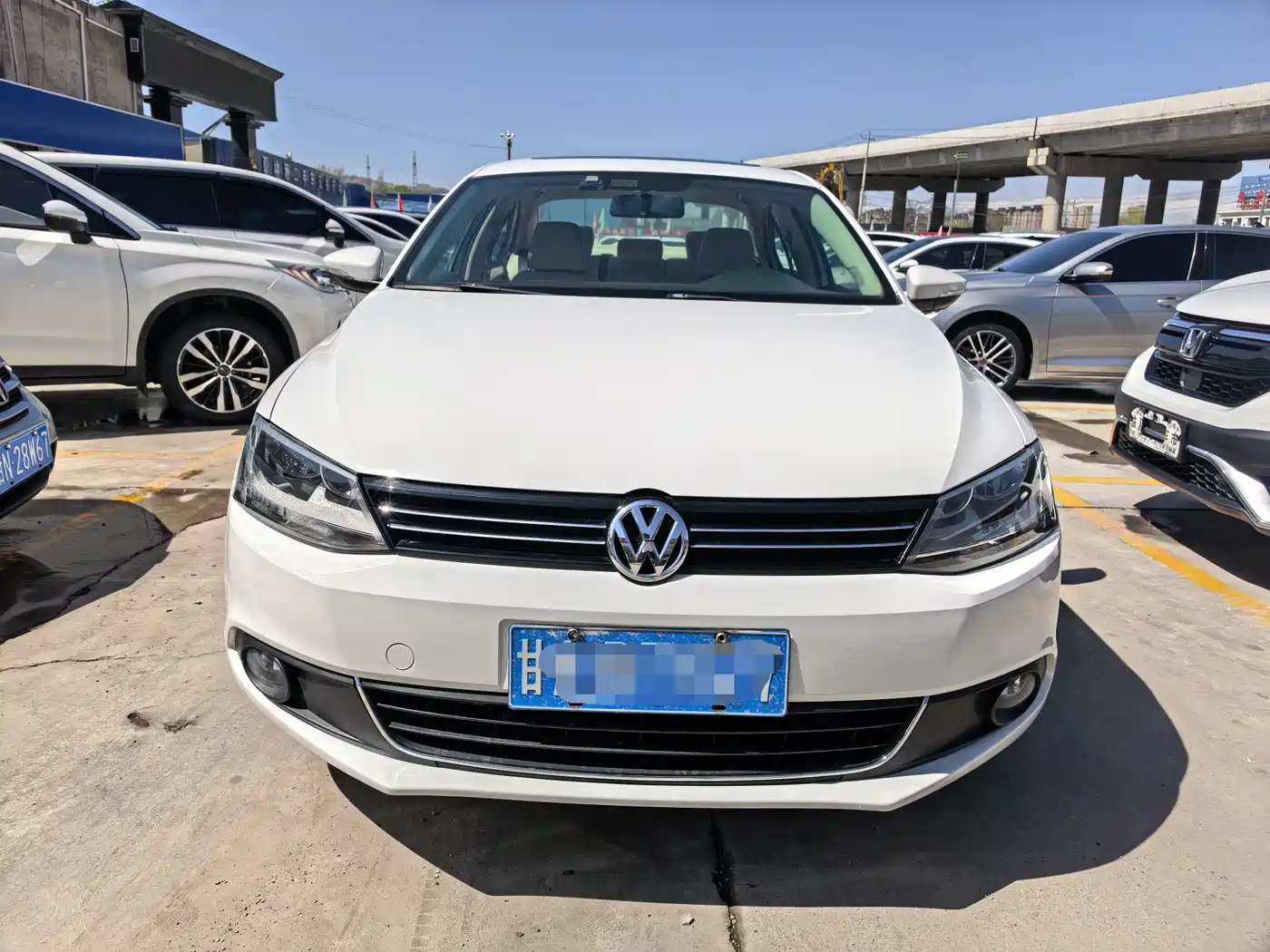 Volkswagen Sagitar 2014 Facelift 1.6L Automatic Comfort