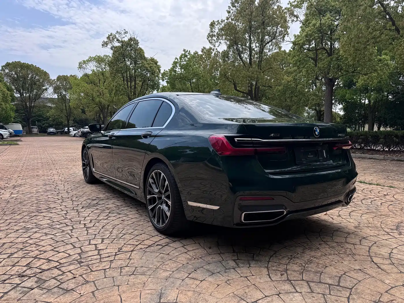 BMW 7 Series 2019 740Li Premium Luxury Package фото 10