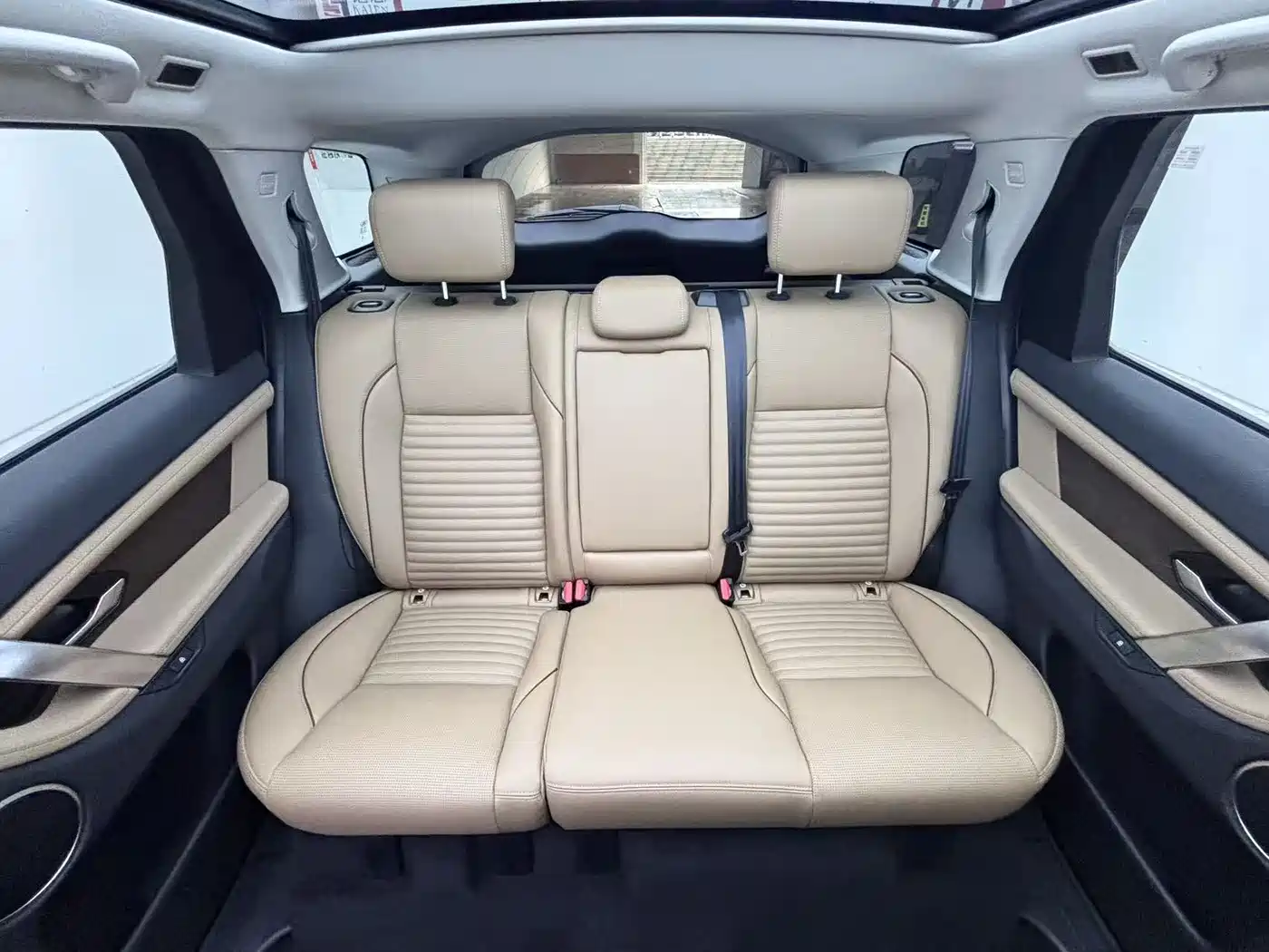 Land Rover Discovery Sport 2024 Performance Technology Edition фото 9