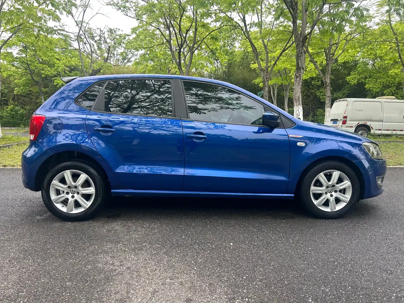 Volkswagen Polo 2011 1.6L Automatic Cool Edition фото 7