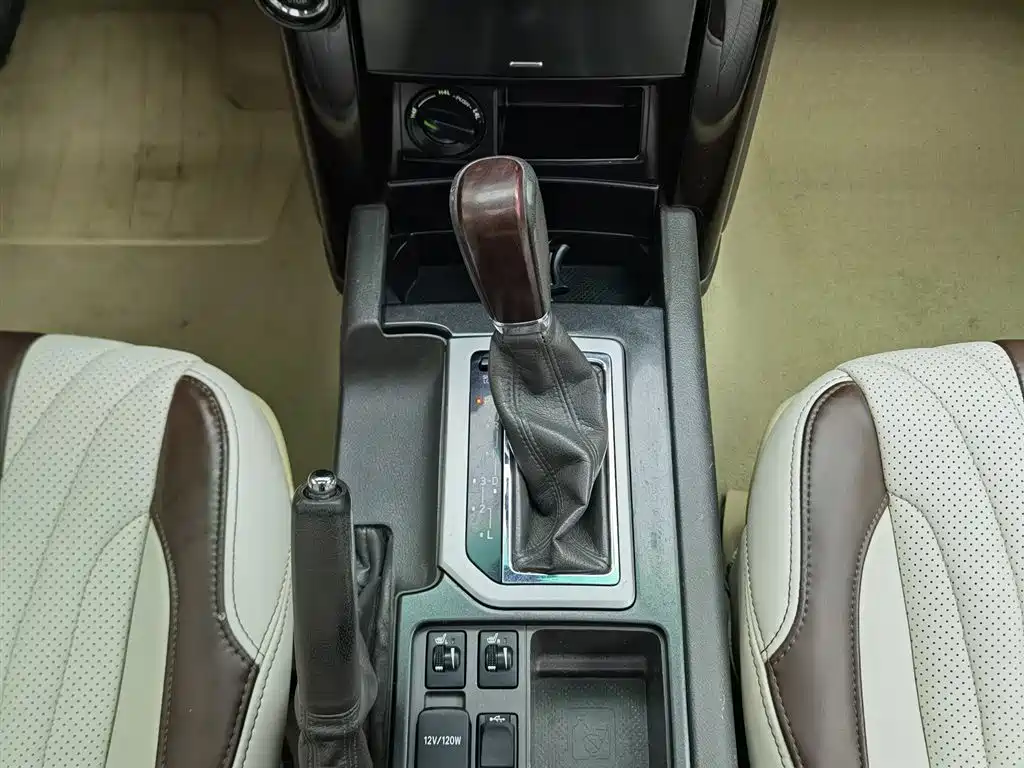 Toyota Prado 2015 2.7L Automatic Standard фото 13