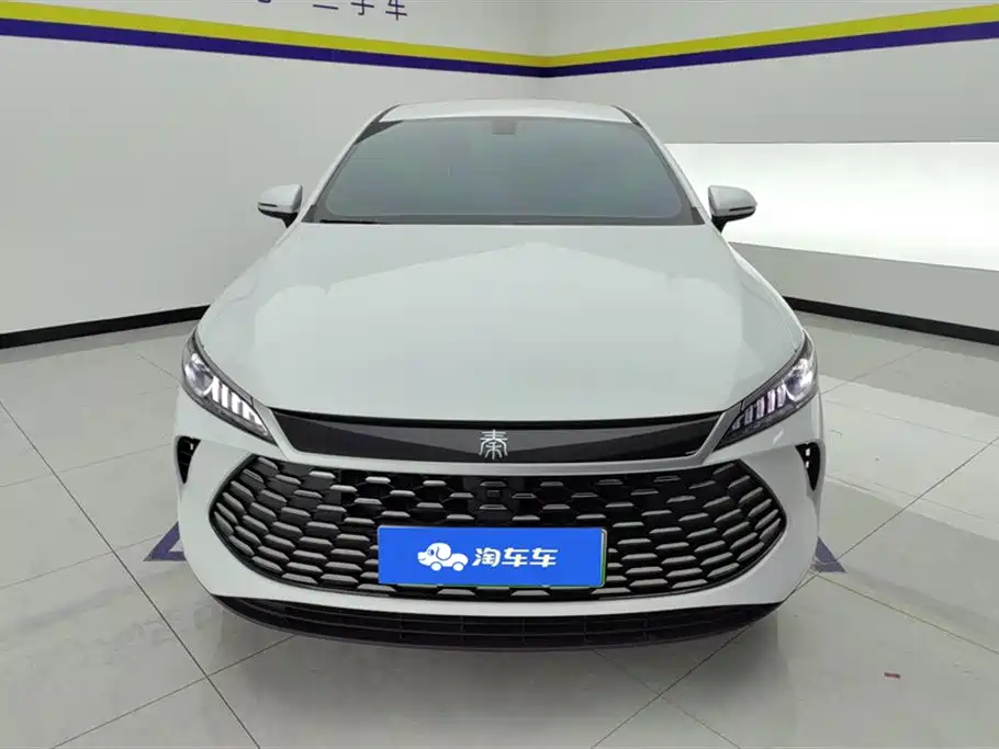 BYD Qin PLUS 2025 DM-i Smart Drive 55KM Leader фото 2