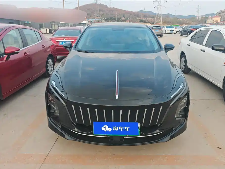 Hongqi HONGQI E QM5