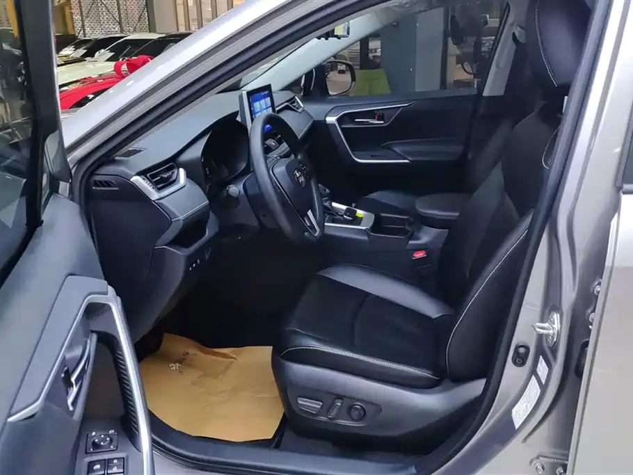 Toyota RAV4 Rongfang 2021 2.0L CVT 2WD Trend фото 9