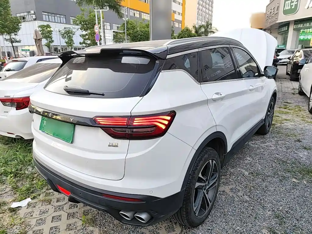 Фото 7 - Geely Coolray