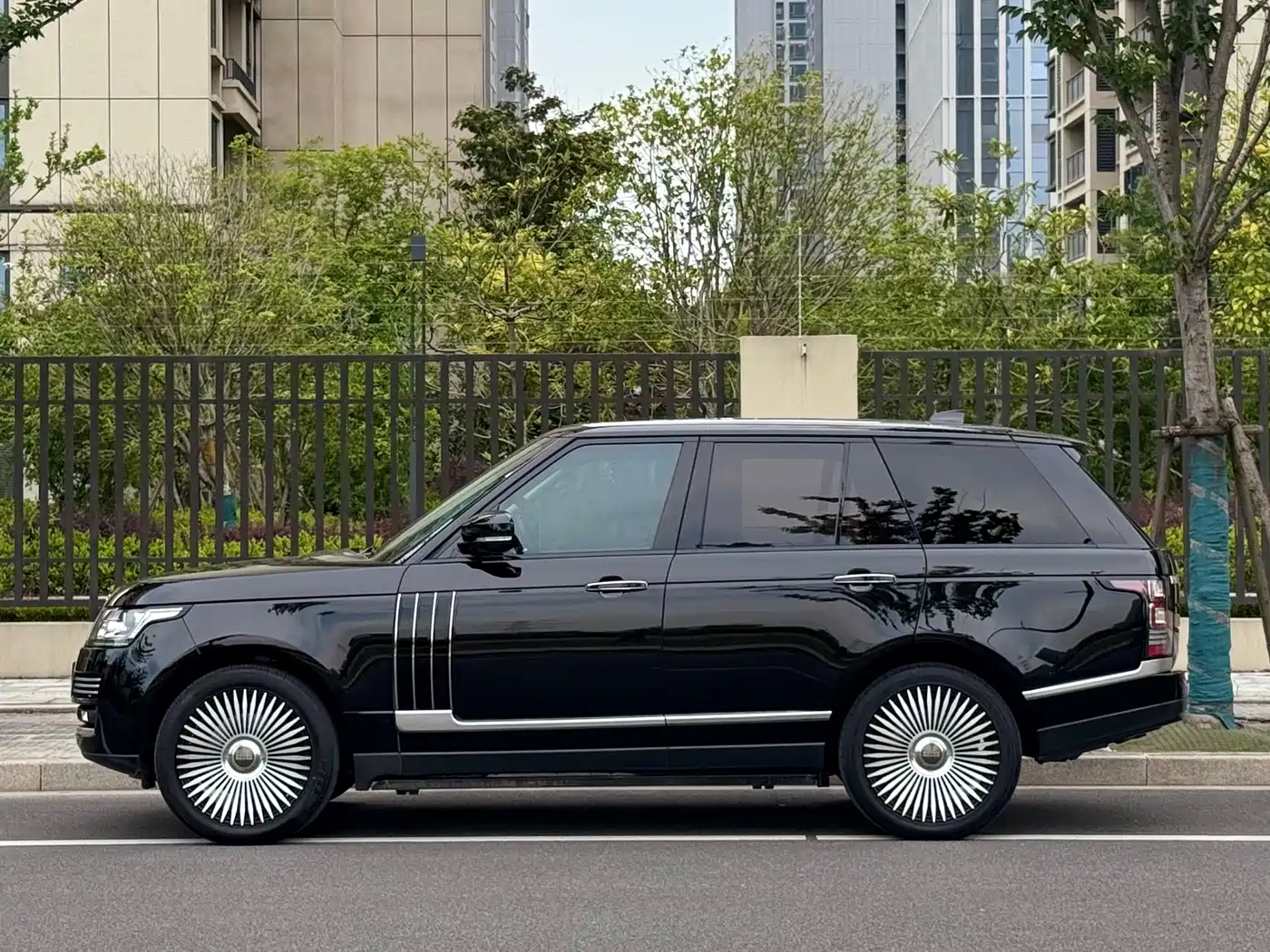 Фото 3 - Land Rover Range Rover