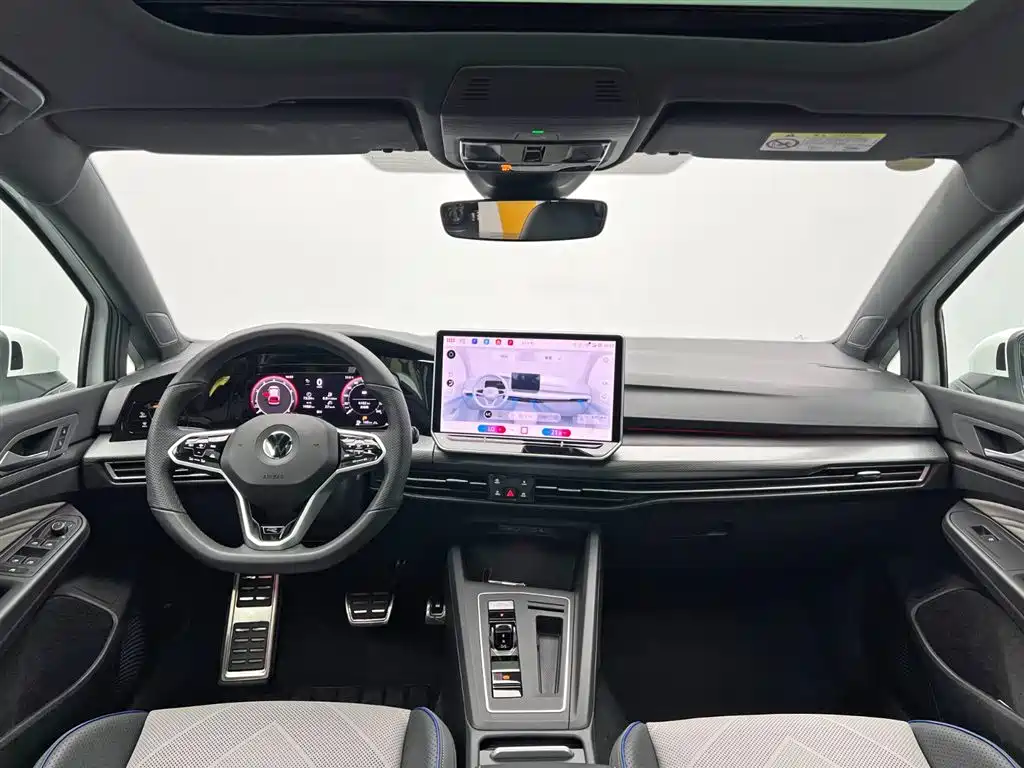 Volkswagen Golf 2025 300TSI R-Line фото 21