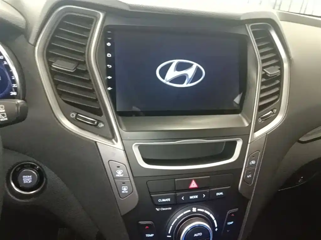 Hyundai Santa Fe 2015 2.4L Automatic 4WD Smart 5-seater фото 20
