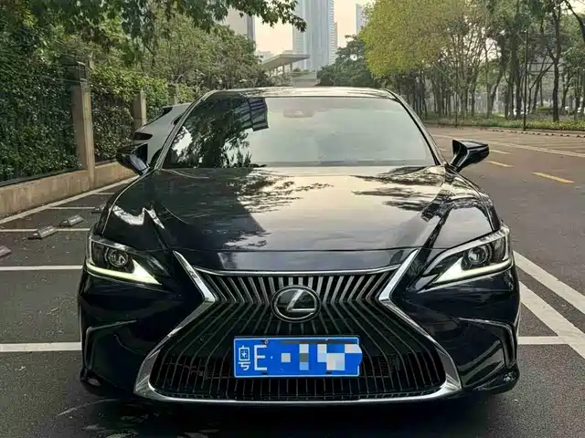 Lexus ES 2021 200 Excellence Edition