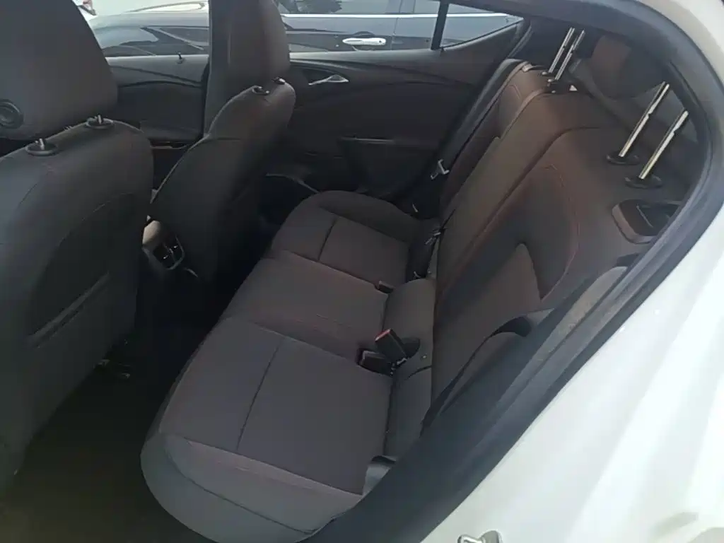 Фото 17 - Buick Verano