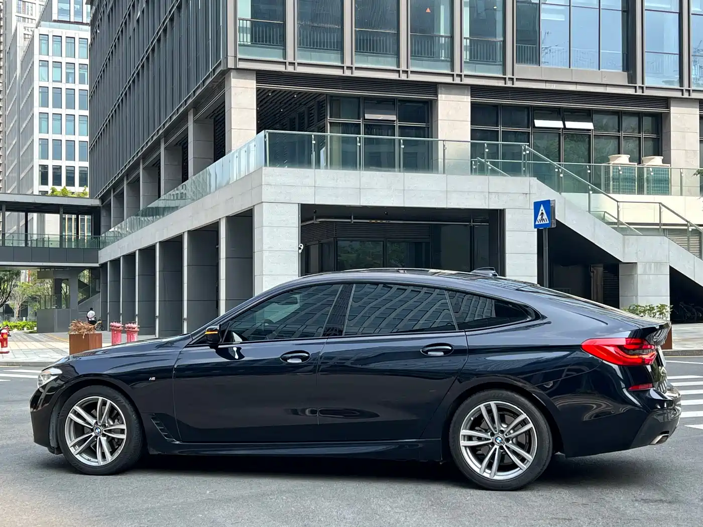 BMW 6 Series GT 2020 630i M Sport Package фото 4