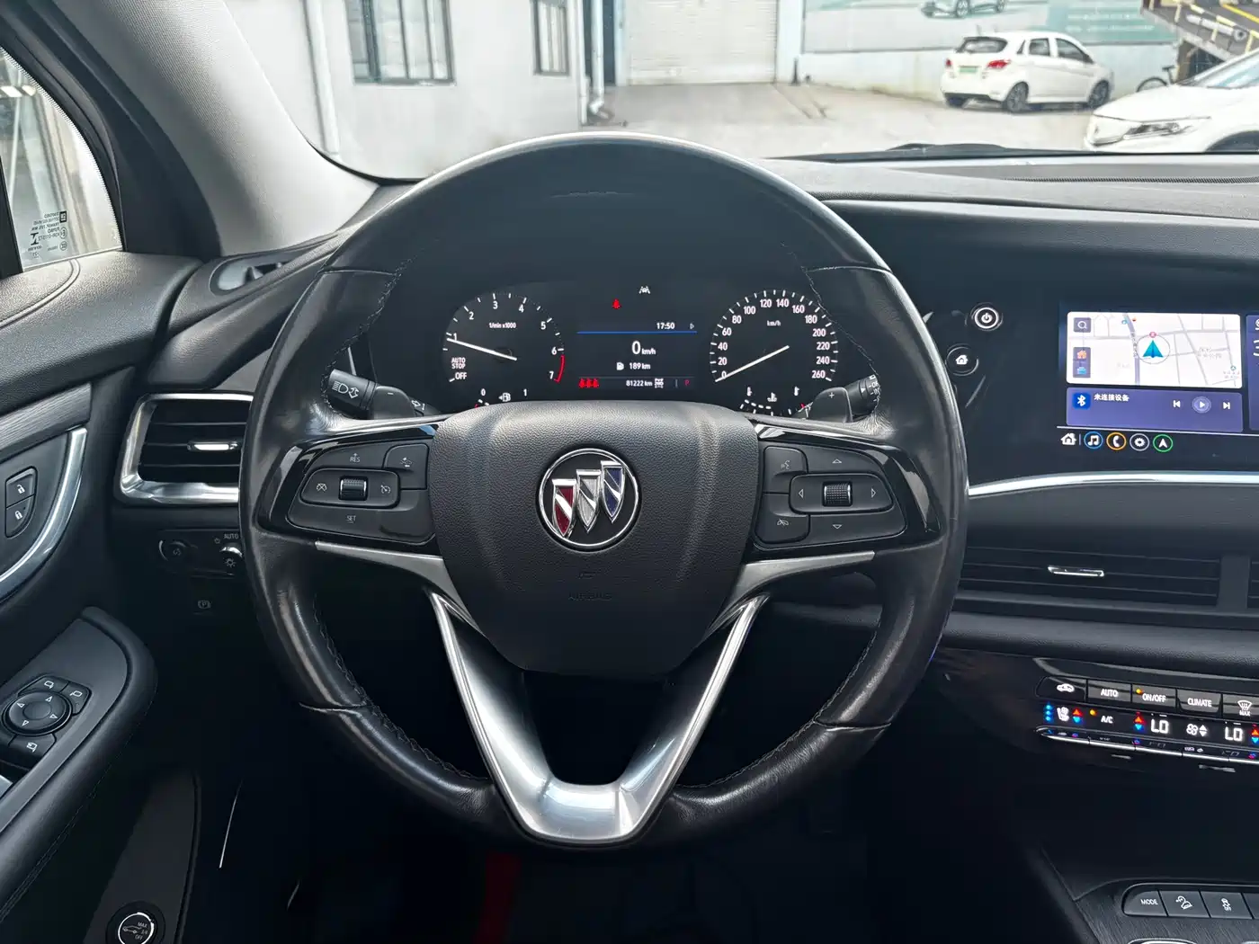 Фото 8 - Buick Enclave