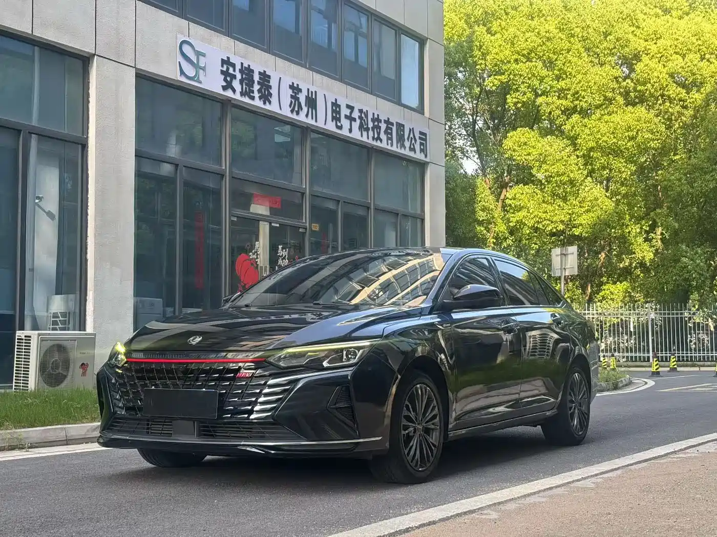 Dongfeng Aeolus Yixuan MAX 2022 2021 1.5T Dark Night Edge