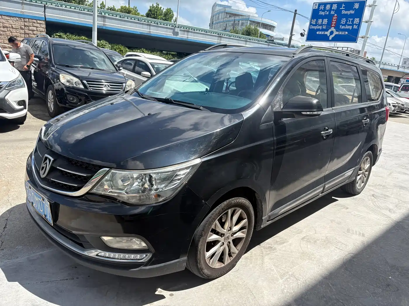 Фото 1 - Baojun 730