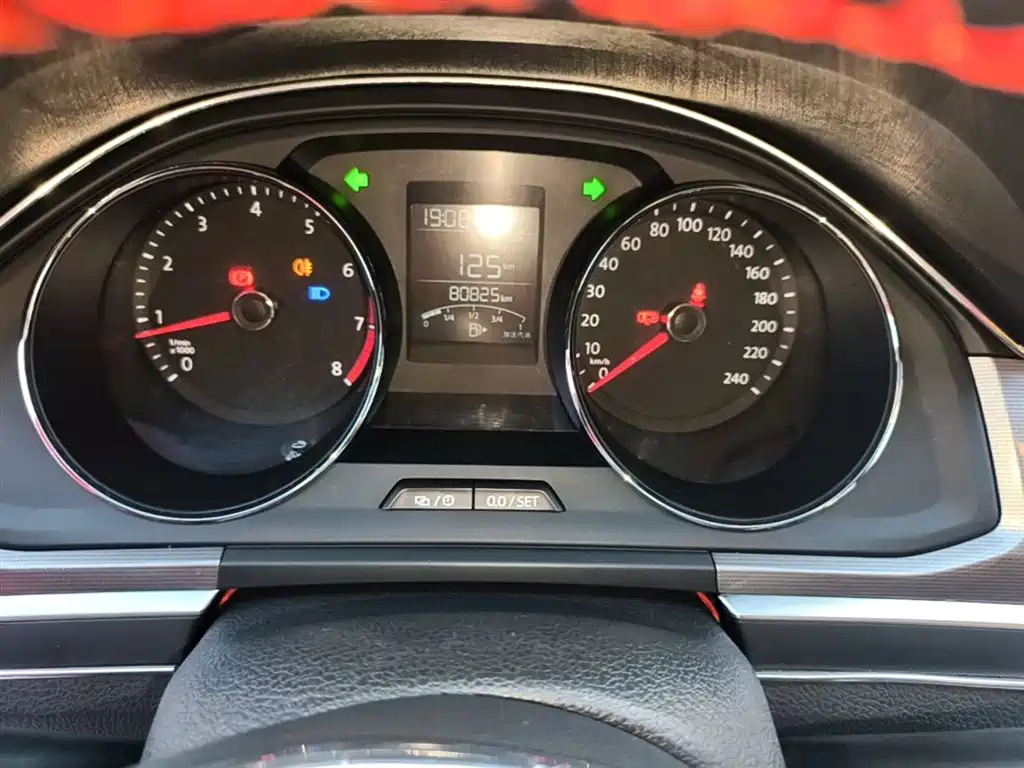 Volkswagen Bora 2017 1.6L Manual Fashion Edition фото 12