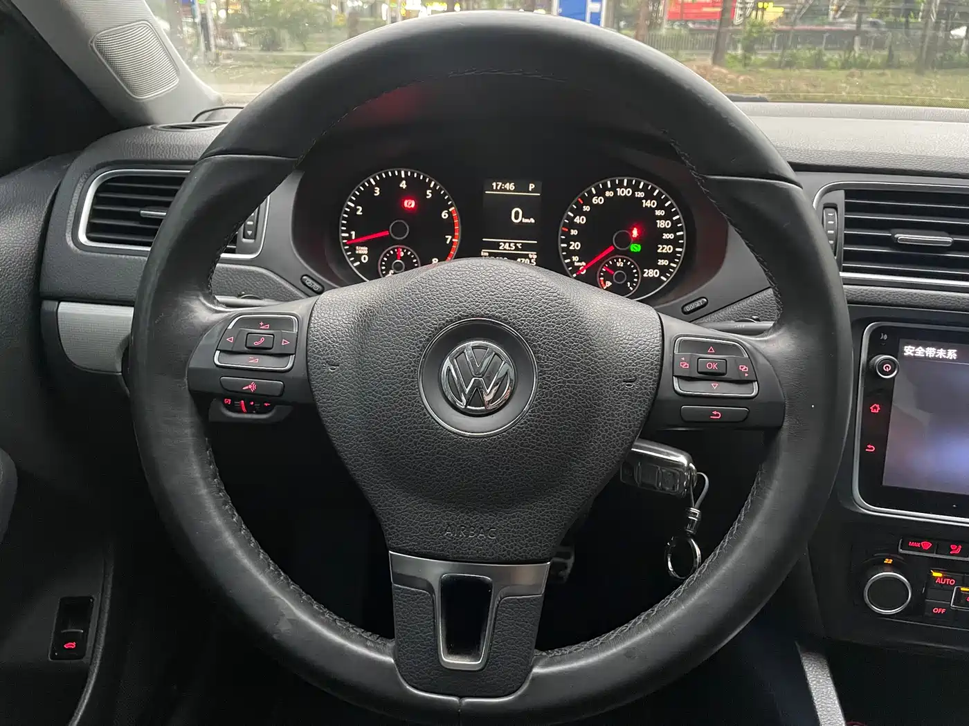 Volkswagen Sagitar 2014 1.4TSI Automatic Luxury фото 8