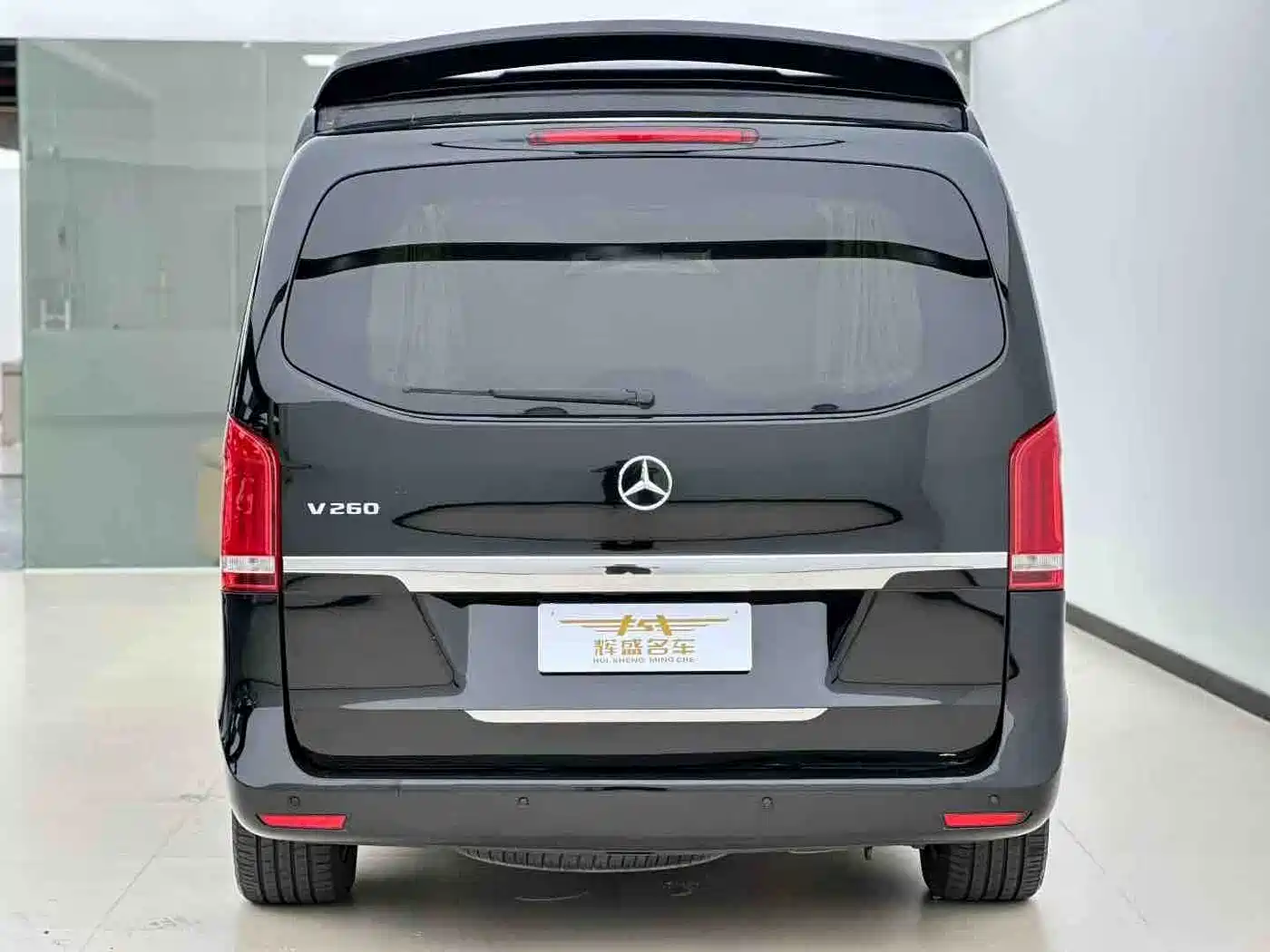 Mercedes-Benz V-Class 2017 Model V 260 L Premium Extended Edition фото 9