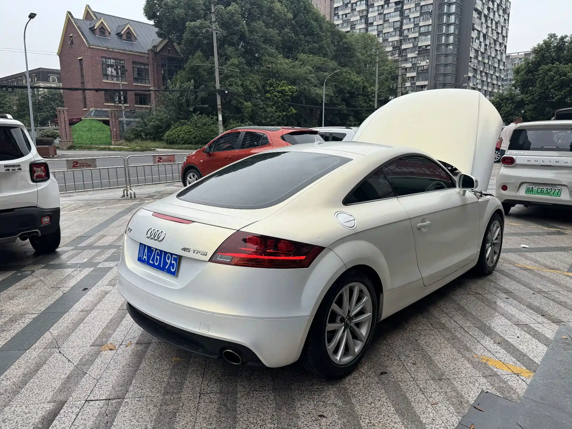 Фото 4 - Audi TT