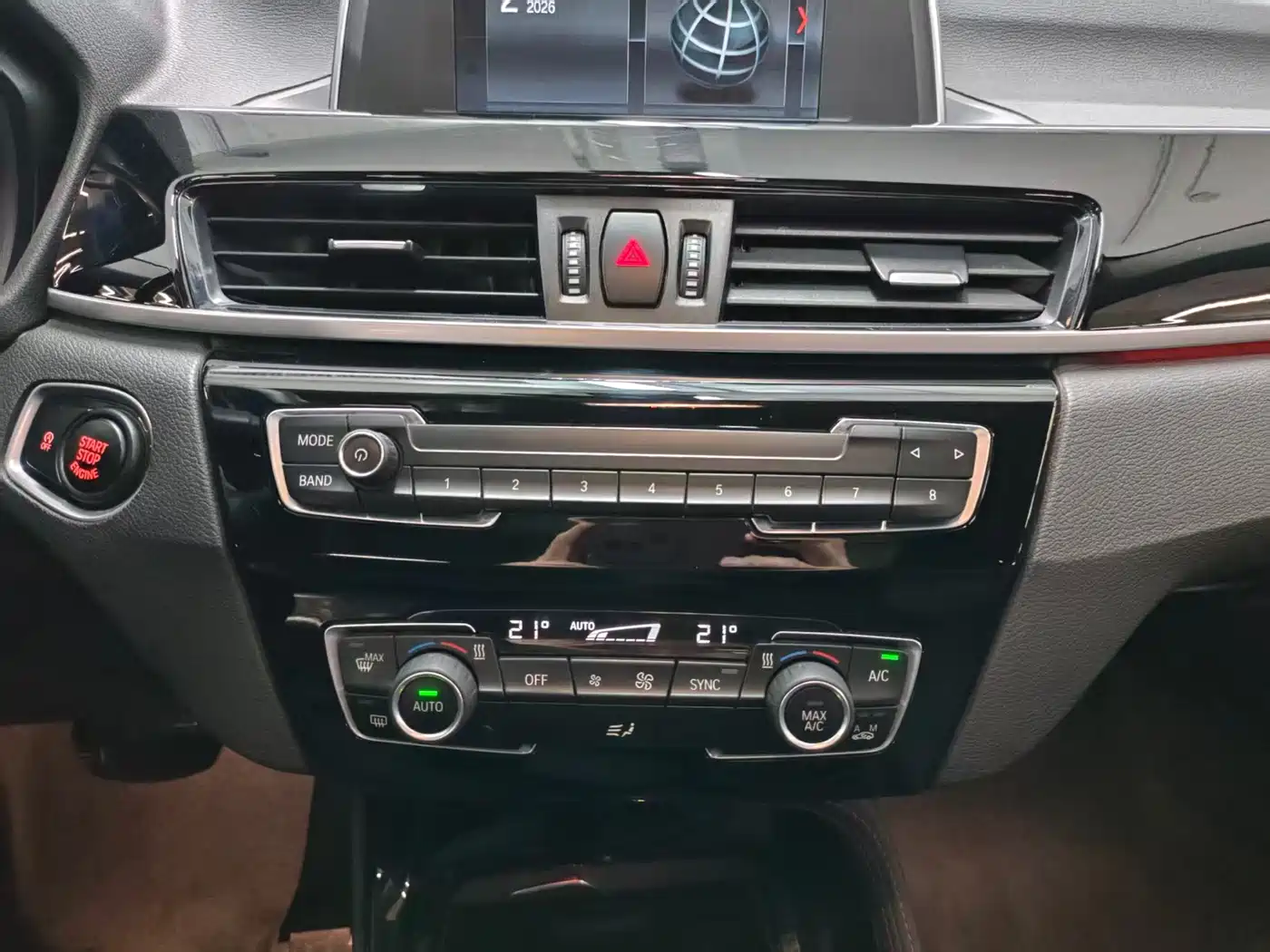 BMW X1 2018 sDrive18Li Premium Model фото 13