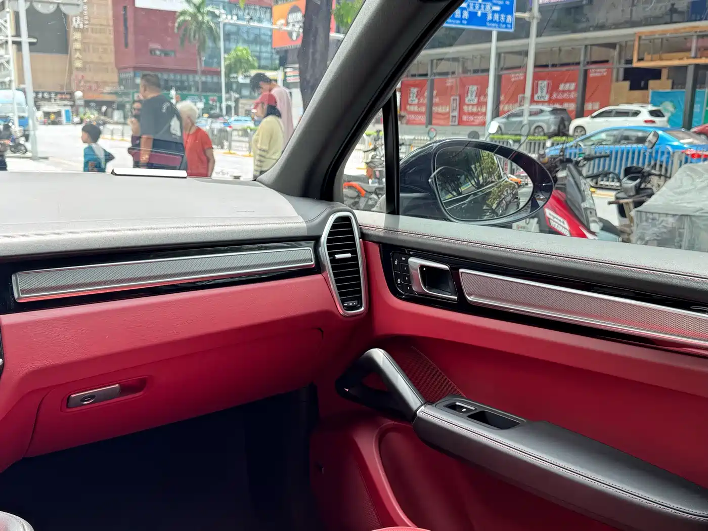 Photo 14 - Porsche Cayenne