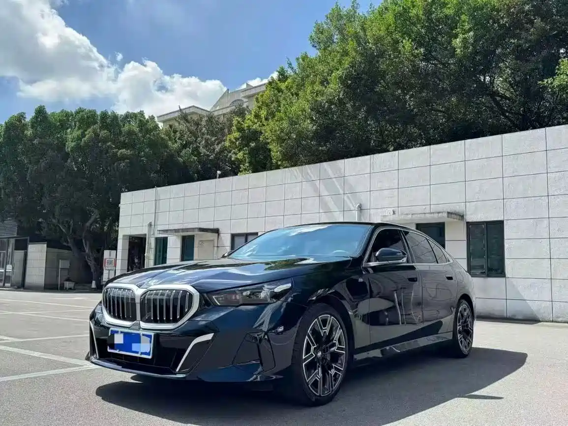BMW BMW 5 Series 2024 530Li Premium M Sport Package