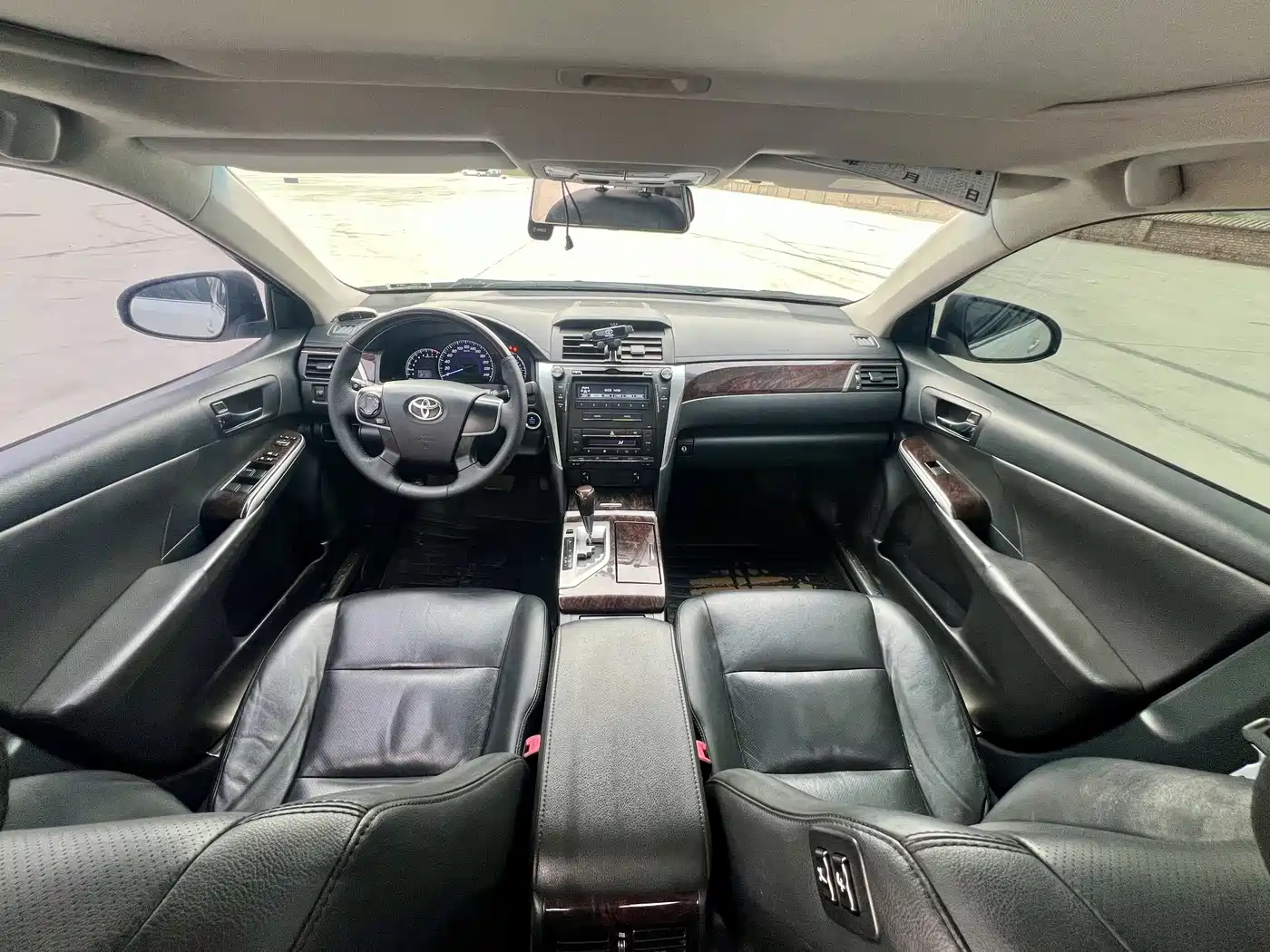 Toyota Camry 2015 2.0G Leading Edition фото 5