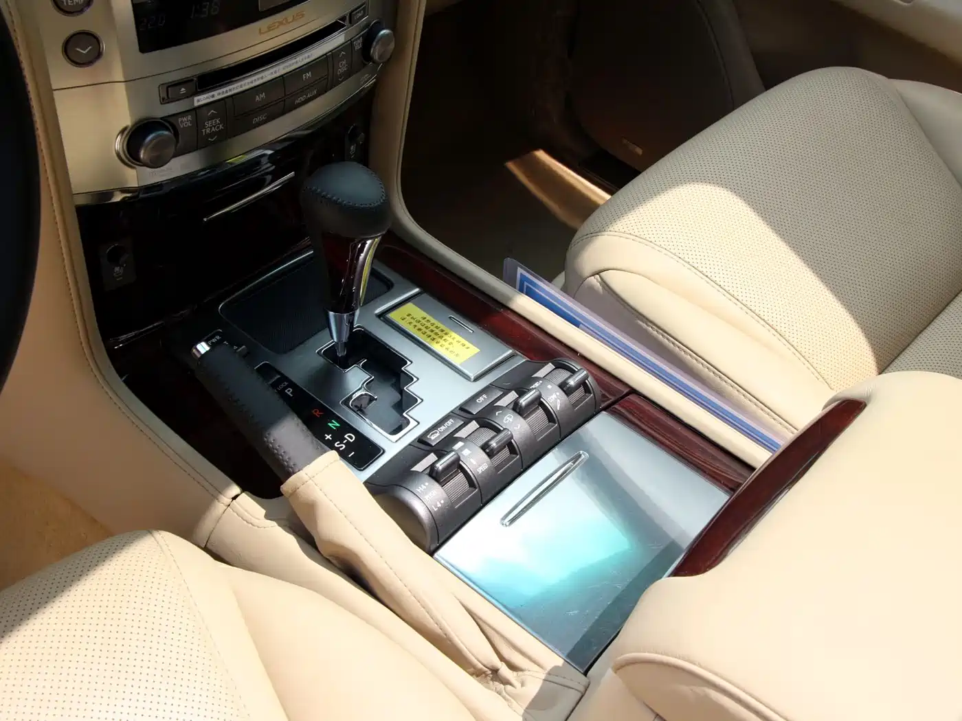 Lexus LX 2009 570 фото 11