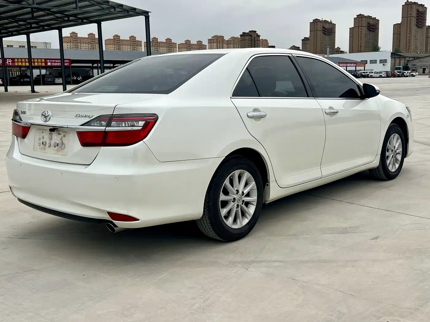 Toyota Camry 2015 2.0G Leading Edition фото 9