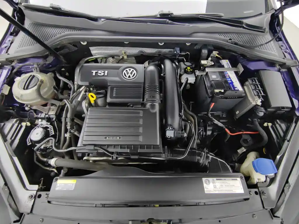 صورة 6 - Volkswagen Golf