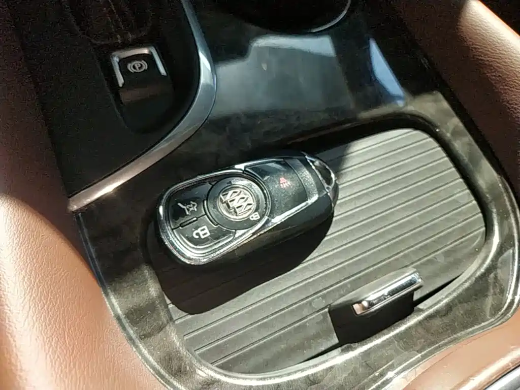 Фото 9 - Buick Envision Plus