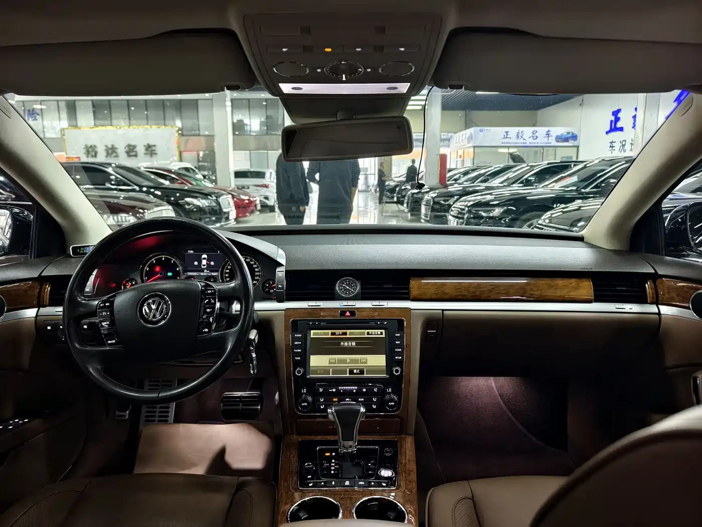 Volkswagen Phaeton 2014 3.0L Business Edition фото 5