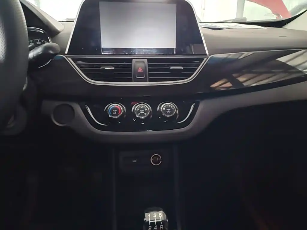 Baojun 310 2017 2016 1.2L Manual Luxury Type