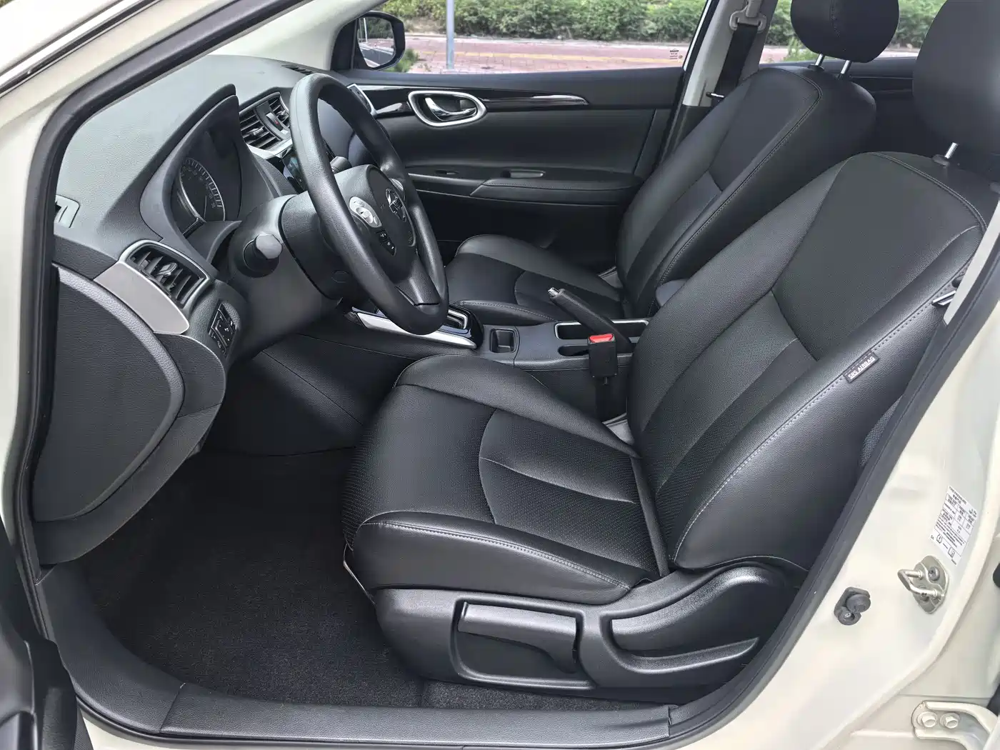 Nissan Sylphy 2021 Classic 1.6XL CVT Luxury Edition 6