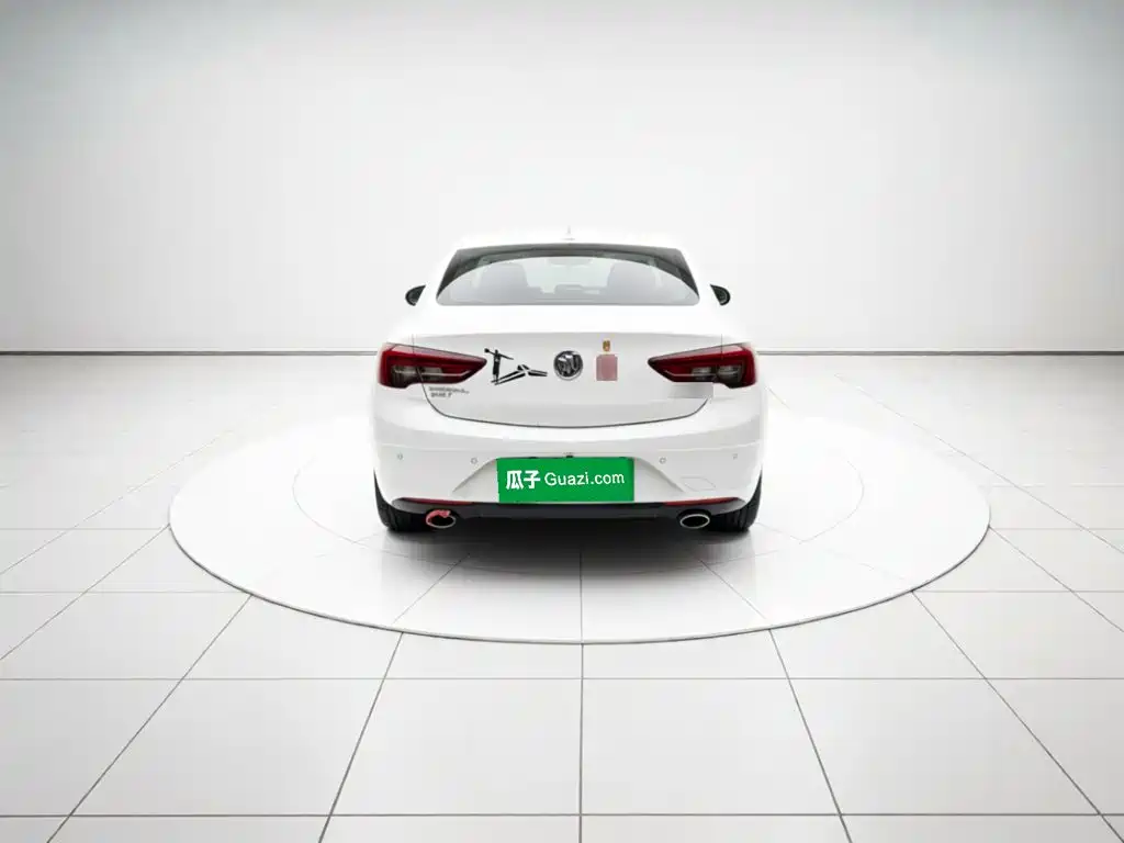 Photo 5 - Buick Regal