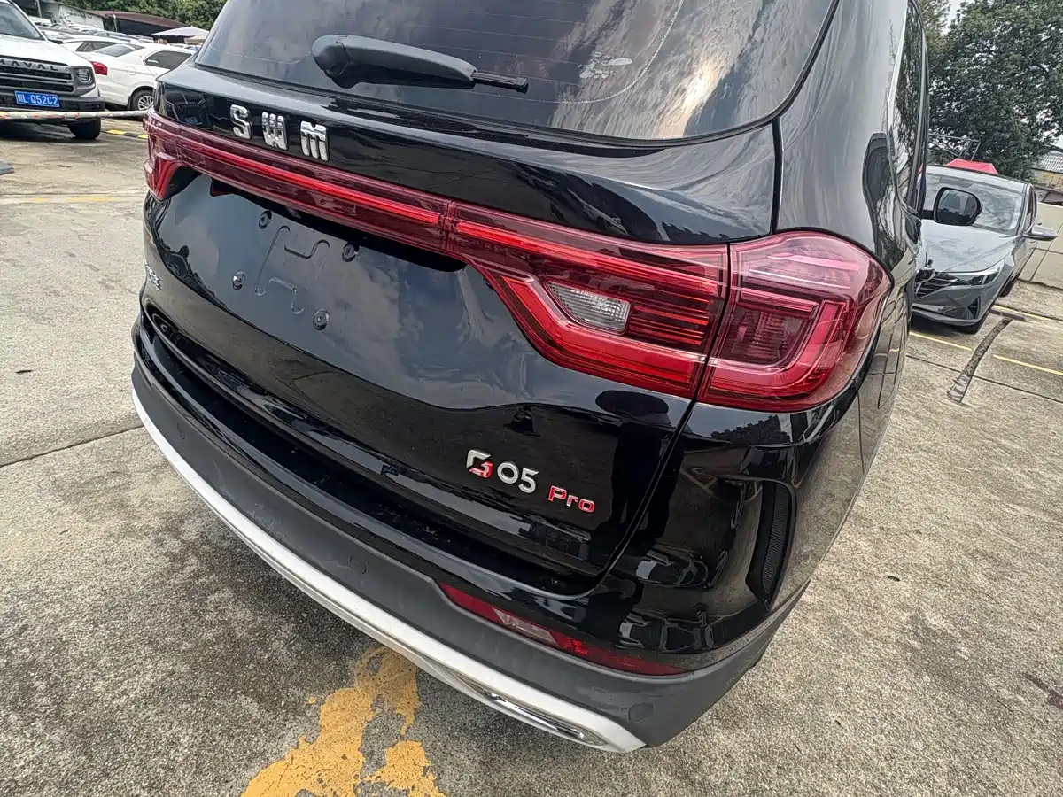 SWM Motor SWM G05 2021 2021 PRO 1.5T Automatic Luxury 7-seater