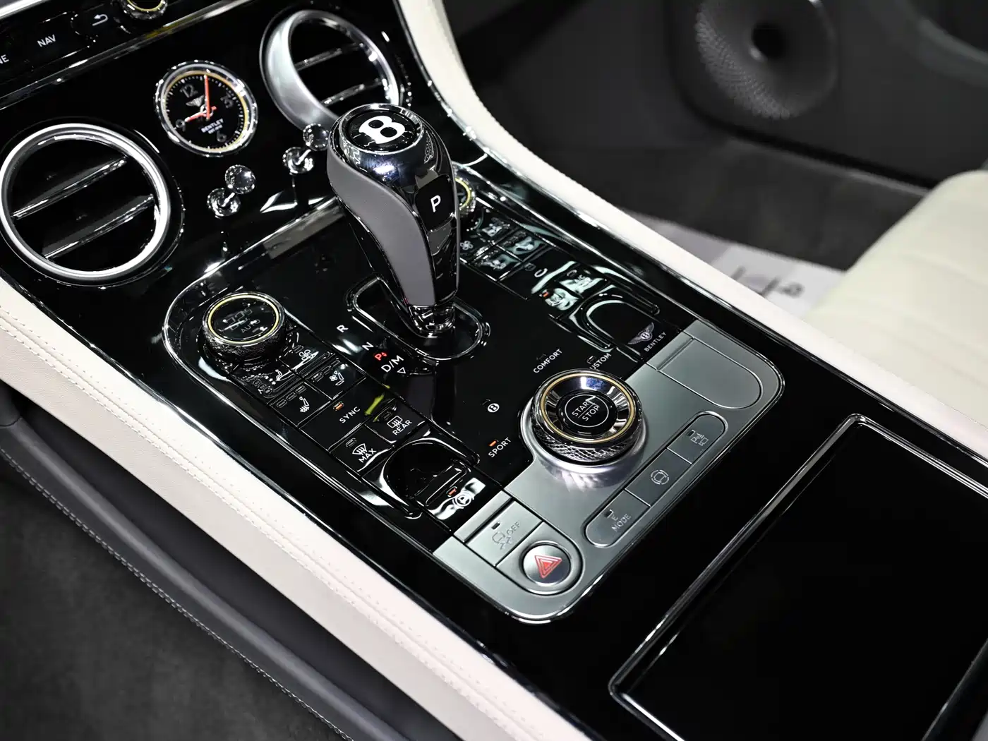 BENTLEY CONTINENTAL PLUG IN HYBRID