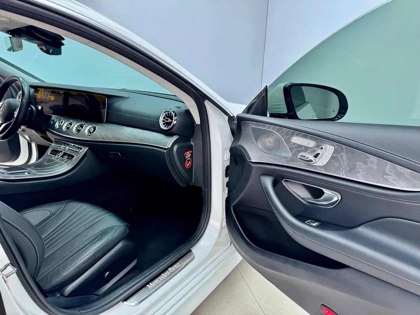Mercedes-Benz CLS 2018 CLS 300 Dynamic фото 14