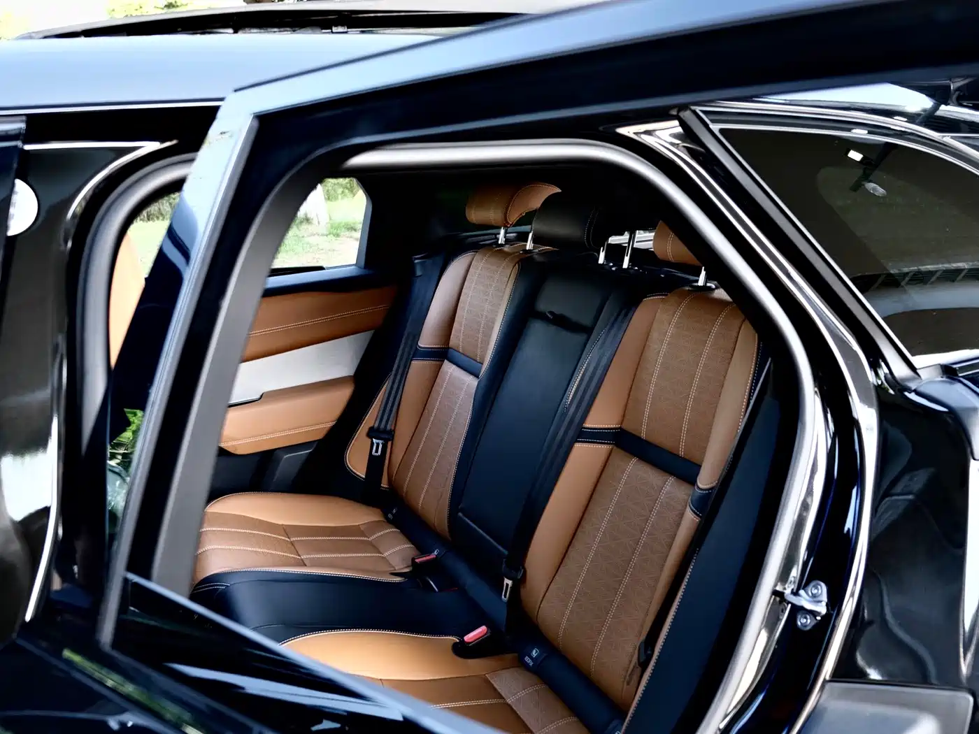 Land Rover Range Rover Velar 2022 250PS Golden Collector's Edition фото 19