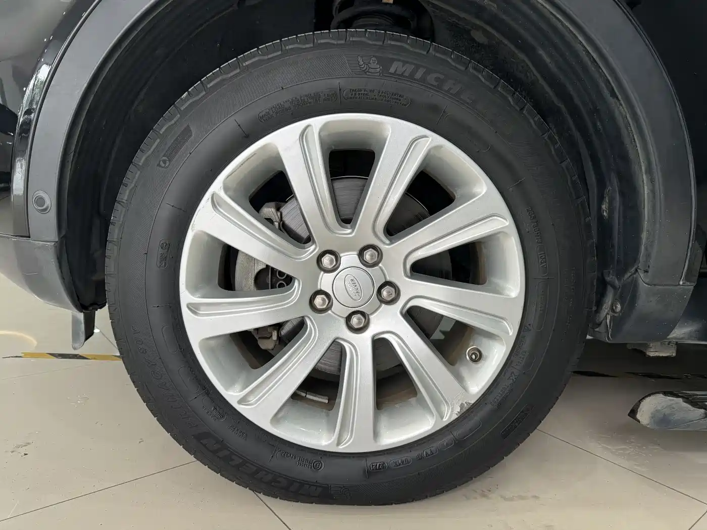 Land Rover Discovery Sport 2018 240PS SE Edition фото 16