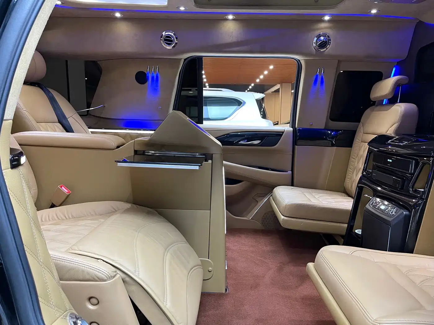 Cadillac Escalade 2017 6.2L ESV Platinum Extended фото 11