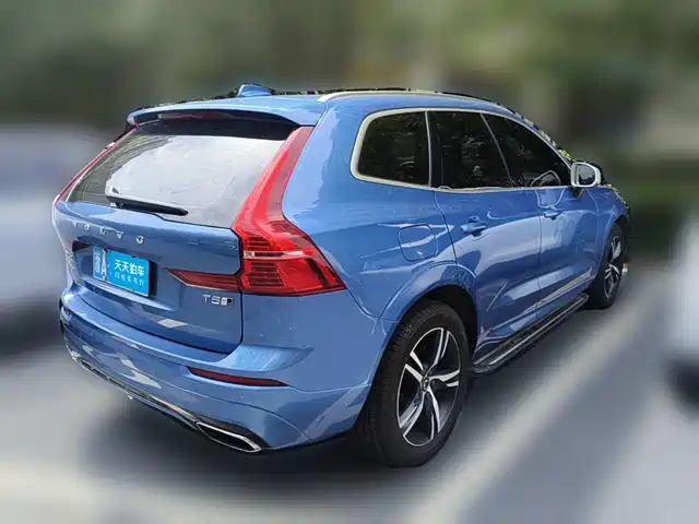 Volvo XC60 2018 T5 AWD Luxury Sport Edition — фото 5