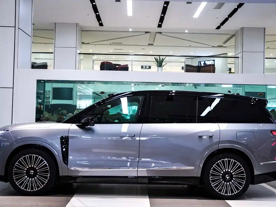 NIO ES8 2026 2025 Model 6-Seat Executive Luxury Edition