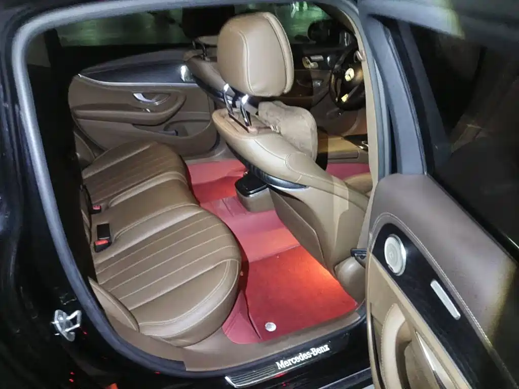 Mercedes-Benz E-Class, миниатюра 11